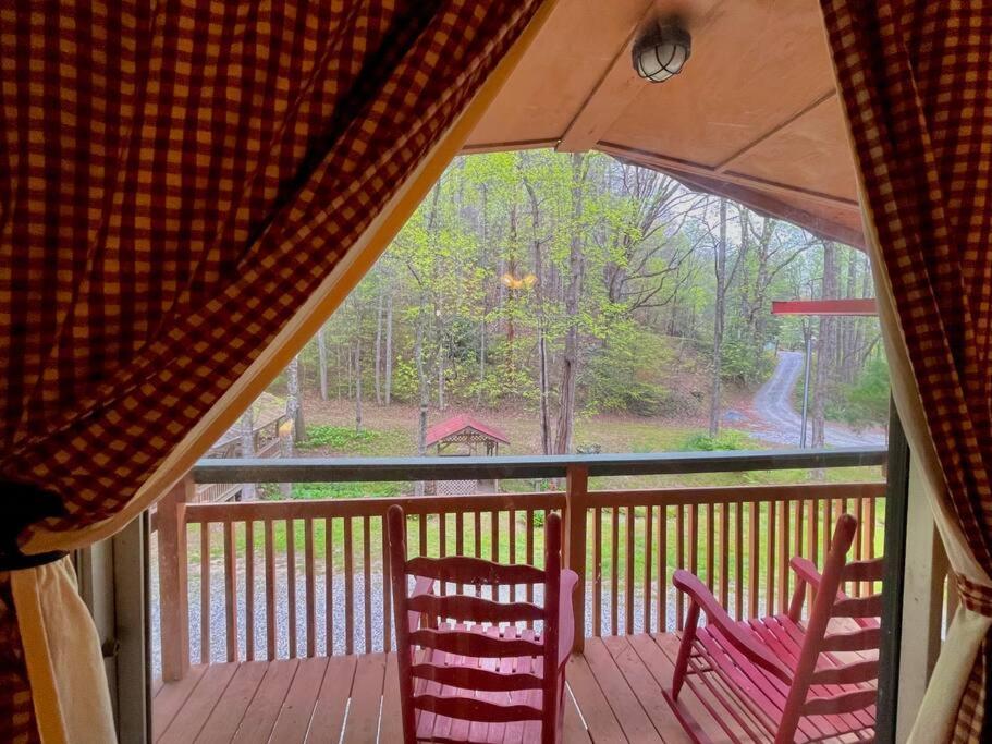 Cute Cabin Creek & Firepit #12 Helen Exterior foto